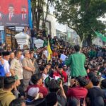 ribuan-massa-unjuk-rasa-super-damai-di-dprd-sumbar