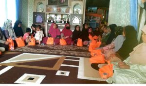 nevi-zuairina-menyapa-masyarakat-di-nagari-panampuang-agam