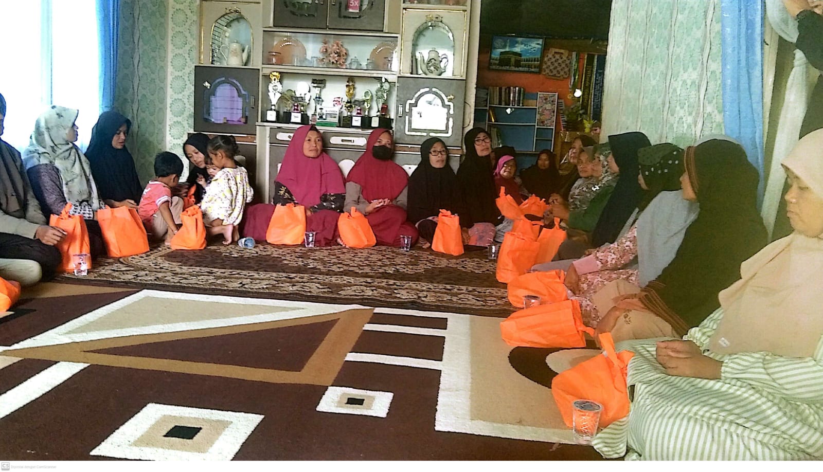 nevi-zuairina-menyapa-masyarakat-di-nagari-panampuang-agam