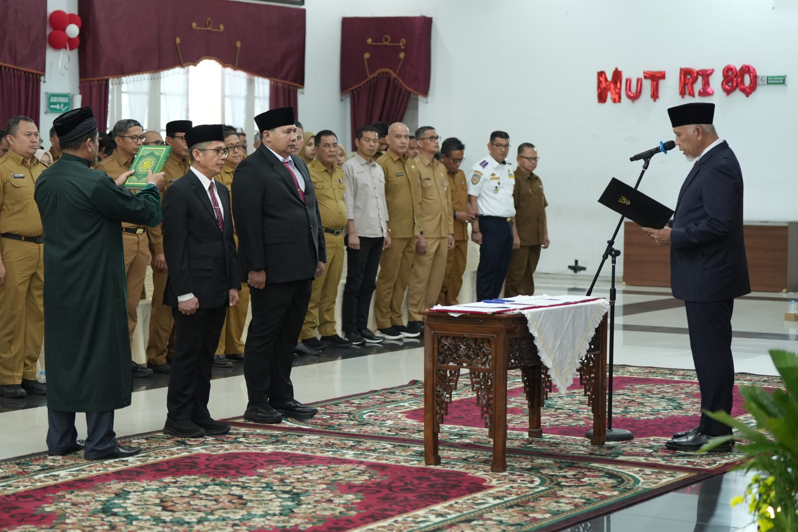 lantik-pejabat-eselon-ii,-gubernur-mahyeldi-tekankan-integritas-dan-profesionalisme