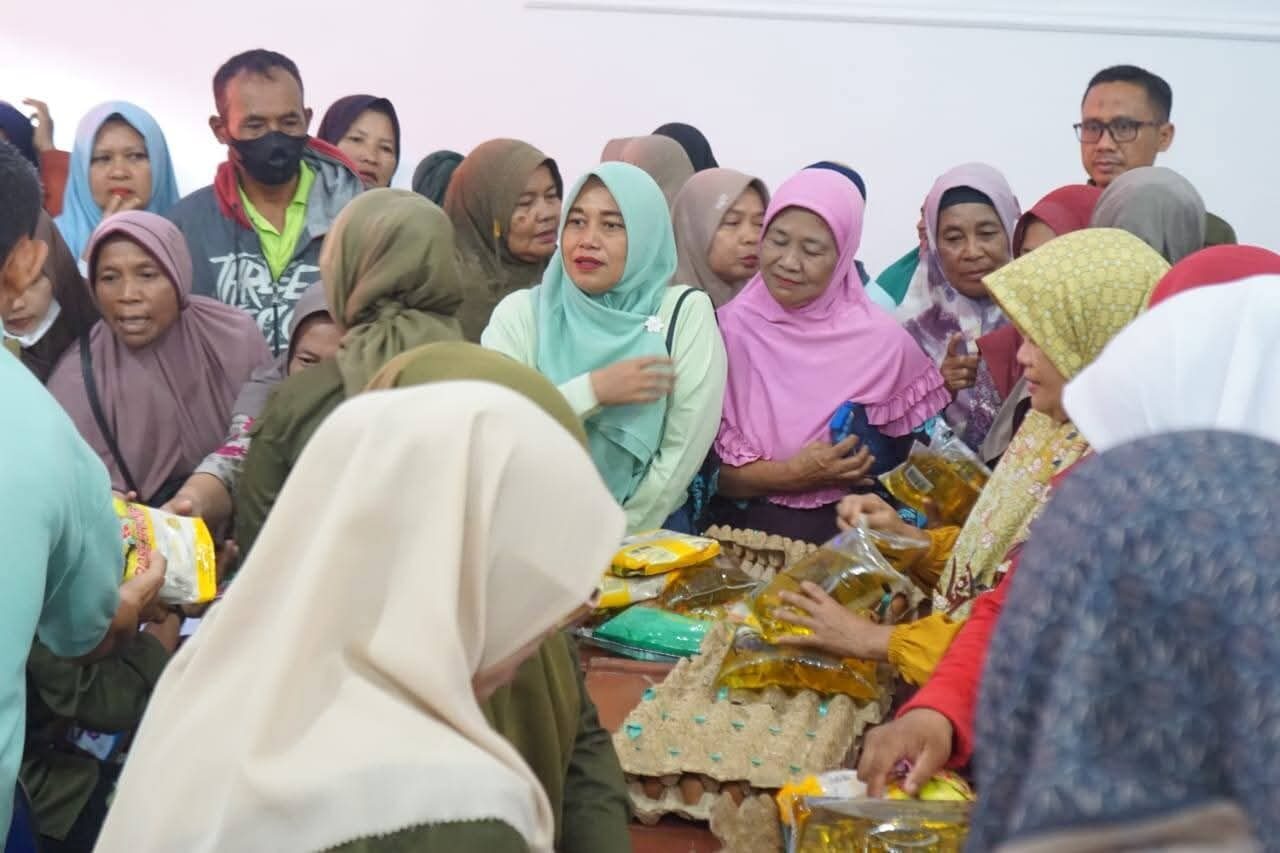 pemkab-dharmasraya-bantu-masyarakat-dengan-gerakan-pangan-murah