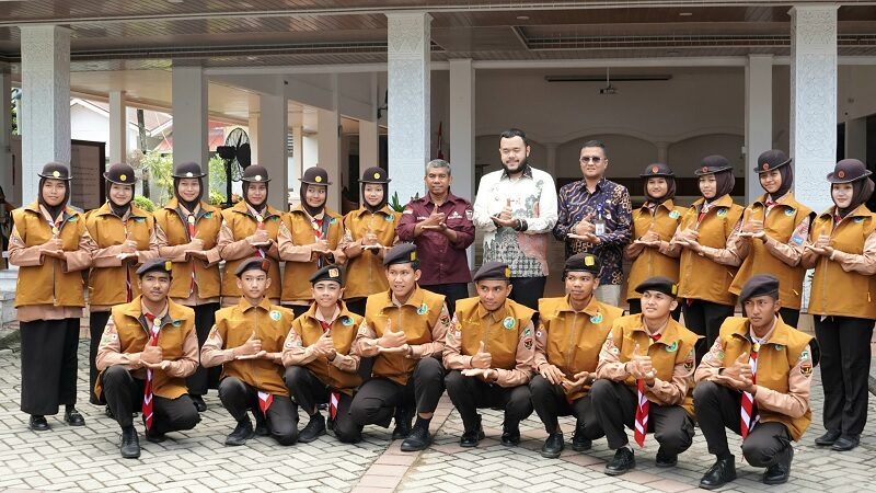 fadly-amran-lepas-kontingen-padang-mengikuti-jambore-pramuka-muslim-dunia-2025