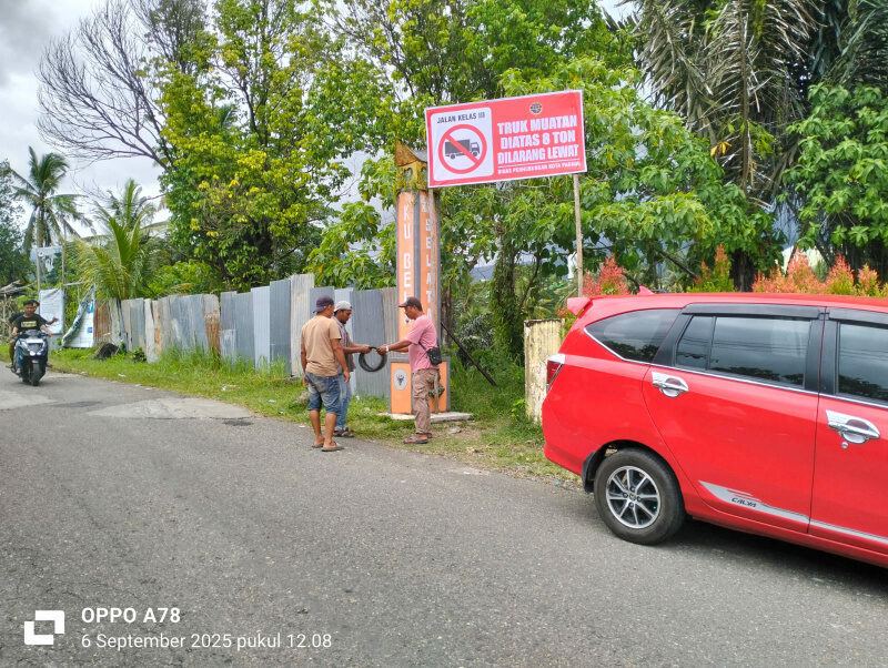 jalan-koto-baru-mulus-setelah-25-tahun,-warga-ucapkan-terima-kasih-kepada-anggota-dprd-padang-rafdi
