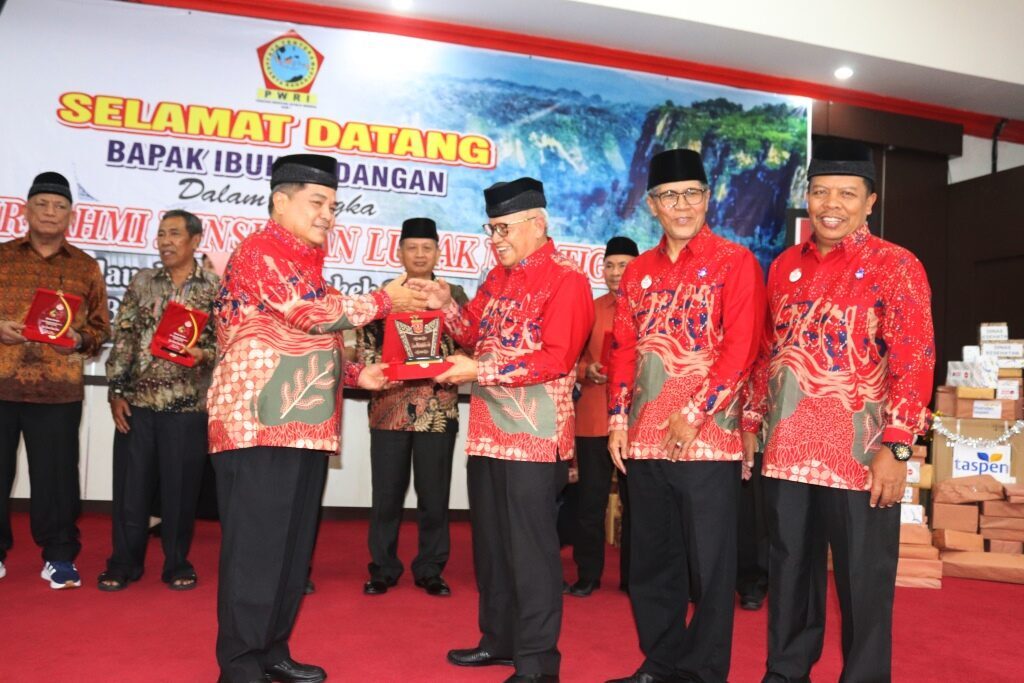 silaturrahim-pesiunan-tigo-luhak-sarana-memperkokoh-persatuan