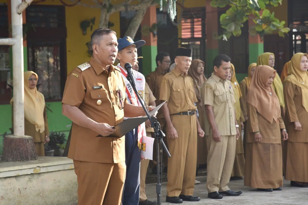 wawako-mulyadi -jadi-pembina-upacara-di-smpn-4-kota-pariaman