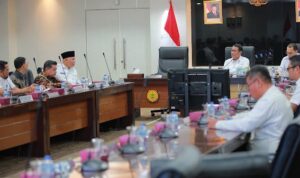 gubernur-mahyeldi-terima-bantuan-bibit-jagung,-kopi-dan-kelapa-dari-menteri-pertanian