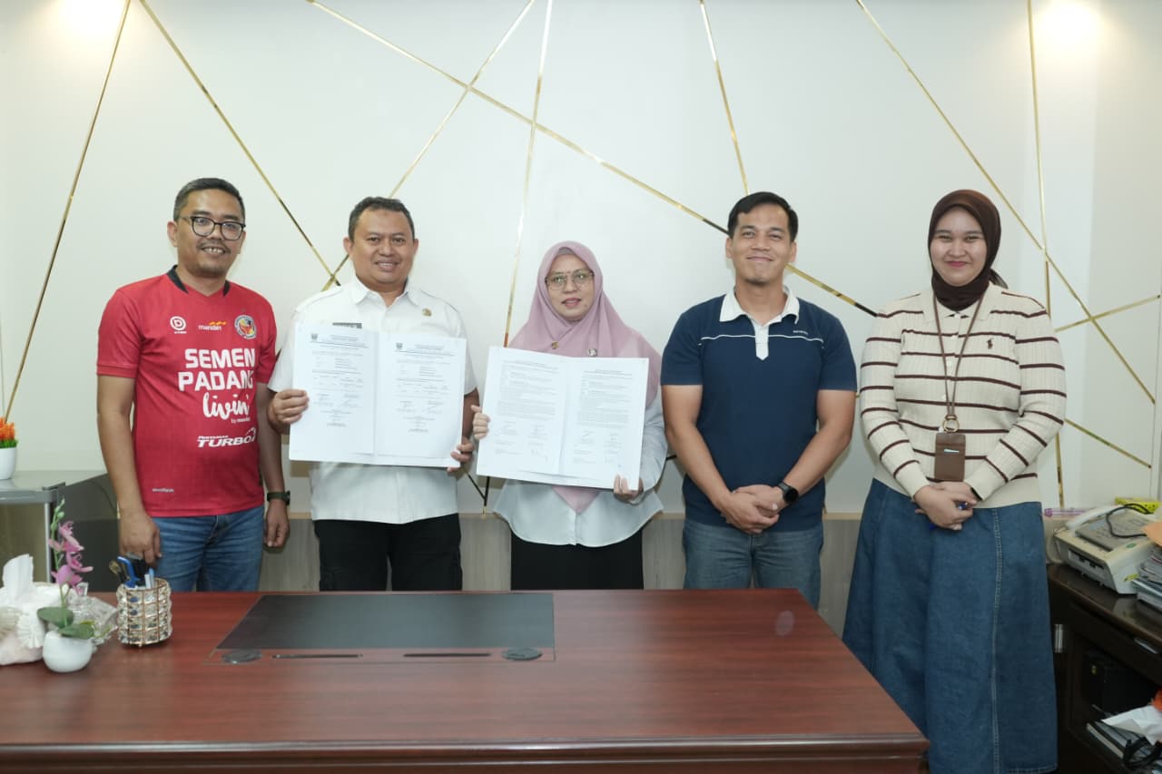 sertijab,-mursalim-serahkan-dokumen-administratif-dan-aset-pada-plt-kabiro-adpim-dirse-novera