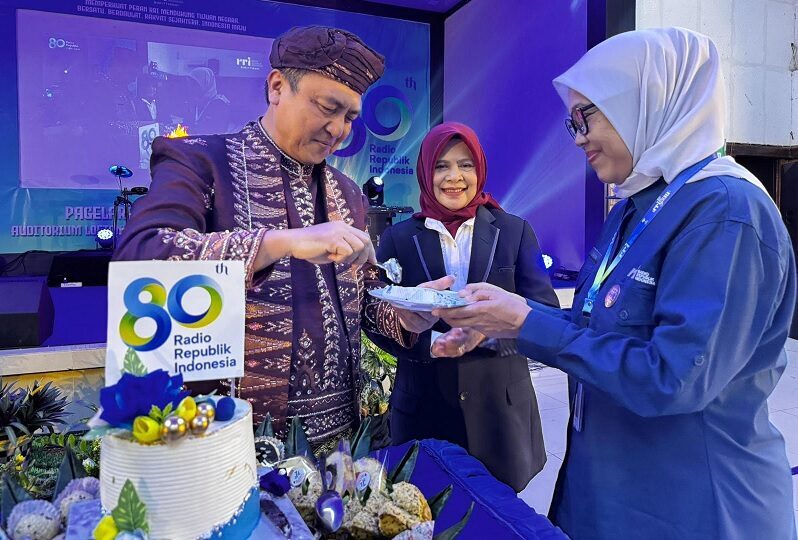 abdul-gafar:-rri-bukittinggi-tancapkan-pemancar-di-gunung-singgalang