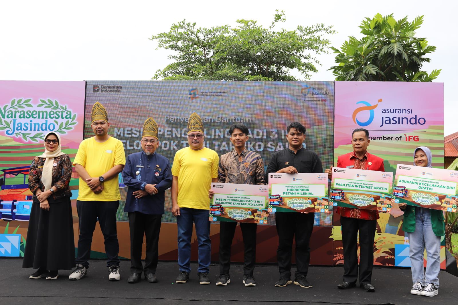 maigus-nasir-hadiri-acara-serah-terima-bantuan-alat-pertanian-bagi-kelompok-tani-kota-padang