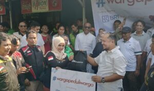 98-resolution-network-bagi-sembako-ke-warga-gandeng-komunitas-ojol