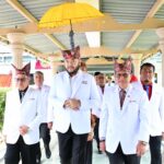 walikota-fadly-amran-terima-penghargaan-dari-pmi-kota-padang