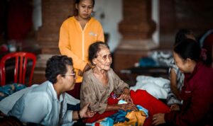 wujud-kepedulian,-injourney-group-salurkan-bantuan-untuk-korban-banjir-bali