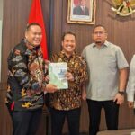 yota-balad-sampaikan-usulan-pembangunan-kota-pariaman-ke-menteri-kelautan