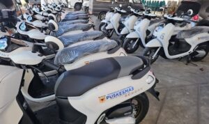 pemkab-tanah-datar-serahkan-kendaraan-operasional-untuk-puskesmas