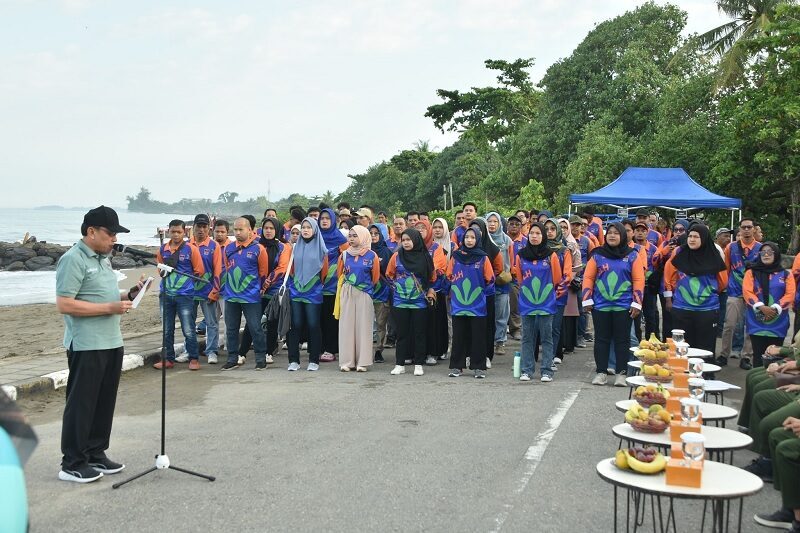 world-cleanup-day-2025-di-padang-dimeriahkan-dengan-aksi-bersih-pantai 
