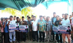 wakil-walikota-maigus-nasir-menyaksikan-penyerahan-dana-pokir-wakil-ketua-dprd-padang-osman-ayub wakil-walikota-maigus-nasir-menyaksikan-penyerahan-dana-pokir-wakil-ketua-dprd-padang-osman-ayub