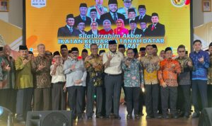 pengukuhan-pengurus-iktd-sumbar,-shadiq-pasadigoe-dorong-perantau-majukan-tanah-datar