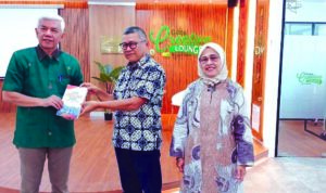 tiga-buku-karya-49-guru-besar-diluncurkan-dan-dibedah