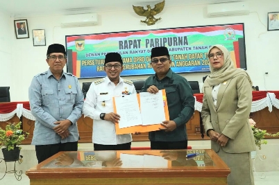 apbd-perubahan-2025-disahkan,-tanah-datar-fokus-pendidikan,-kesehatan,-dan-pemulihan-ekonomi