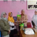 ringankan-beban-masyarakat,-nurfirman-wansyah-salurkan-bantuan-rawan-pangan-di-solsel