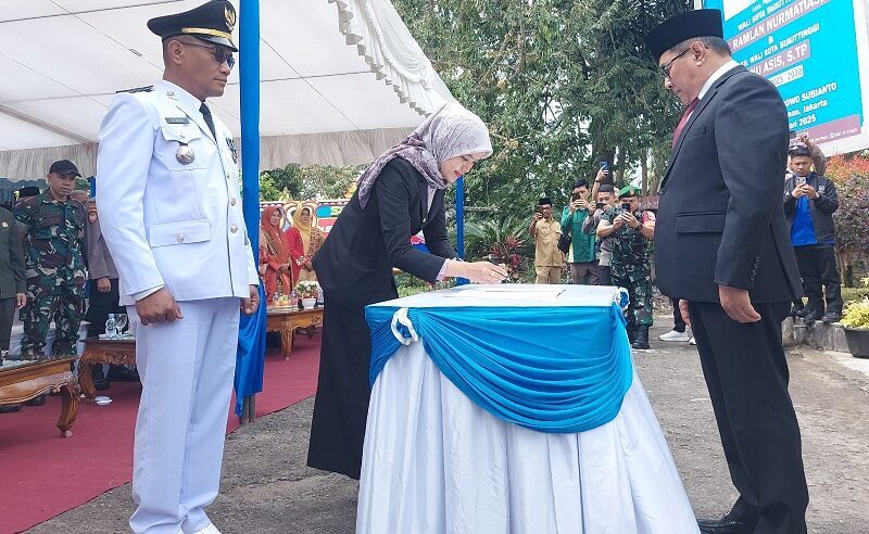 rotasi-jabatan-di-bukittinggi:-hendra-eka-putra-jabat-camat-abtb,-gantikan-hastine-atas-asih