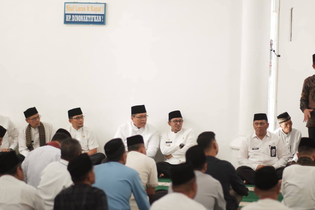 maulid-nabi-muhammad-saw,-bupati-ajak-intropeksi-diri-dan-bantu-korban-kebakaran-di-payakumbuh