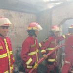 kebakaran-hanguskan-rumah-di-padang-selatan,-kerugian-ditaksir-rp600-juta