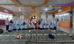 penguatan-civic-education-dalam-membentuk-karakter-calon-pemimpin-demokratis-sejak-dini-bagi-pengurus-osis-smpn-31-padang