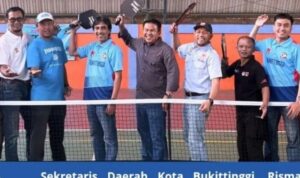 ratusan-pelajar-sumbar-berebut-tahta-di-kejurda-pickleball-perdana-di-bukittinggi