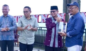 sambut-guru-besar-ptnbh-se-indonesia:-bukittinggi-pamerkan-tiga-jati-diri