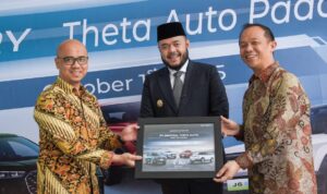wako-fadly-amran-hadiri-grand-opening-showroom-mobil-listrik-cherry