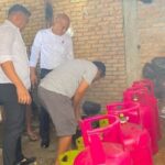 oplos-gas-elpiji-3-kg,-tiga-pelaku-mengaku-raup-untung-puluhan-juta-per-bulan  