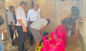 oplos-gas-elpiji-3-kg,-tiga-pelaku-mengaku-raup-untung-puluhan-juta-per-bulan  