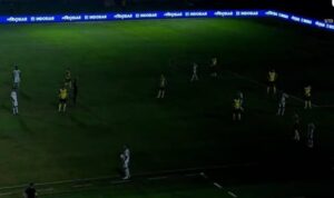parah,-mati-lampu-bikin-laga-arema-vs-oxford-united-di-piala-presiden-2025-sempat-terhenti