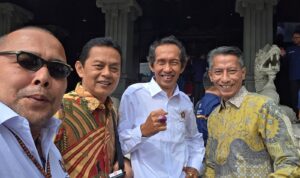 karangan-bunga-banjiri-pelantikan-pengurus-pwi-pusat-di-monumen-pers-solo