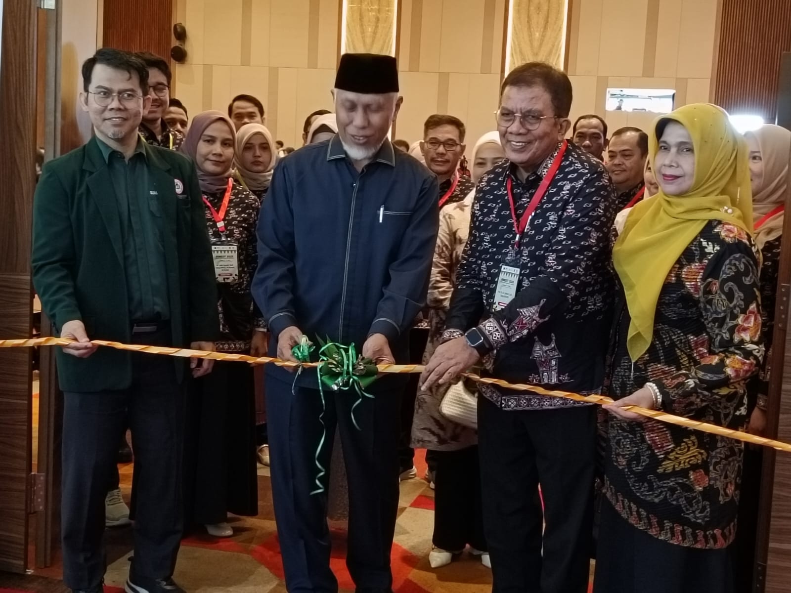 buka-finest-2025,-gubernur-mahyeldi:-kematian-akibat-gangguan-neurologis-meningkat-18-persen-sejak-1990