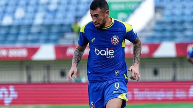 pemain-arema-fc-paulinho-bikin-ole-romeny-cedera,-netizen-murka