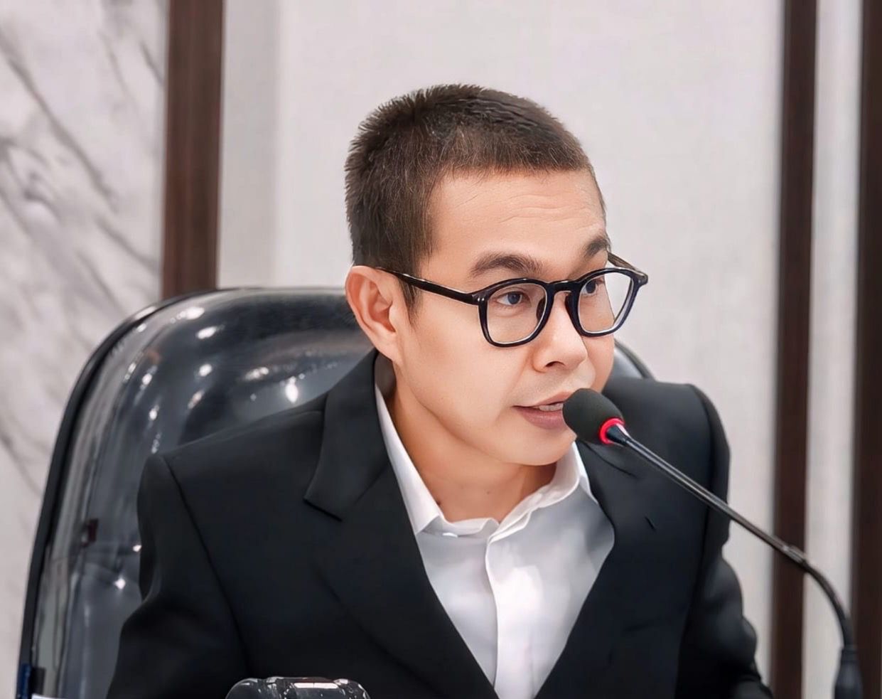 padang-informatif-dan-komisi-informasi-kota-padang;-apakah-bisa?