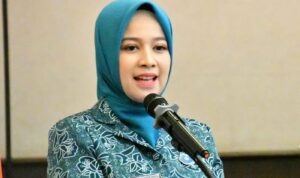 ketua-tp-pkk-kota-padang,-ny.-dian-puspita-fadly-amran-buka-kegiatan-bimtek-gerakan-pkk