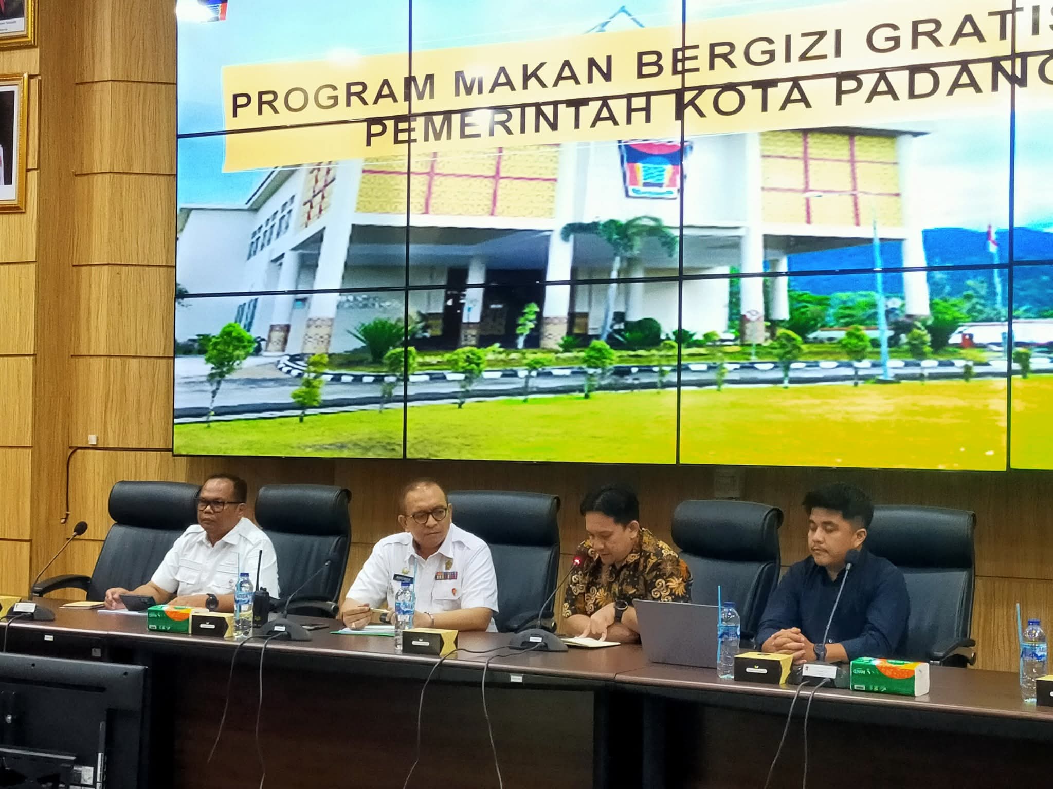 sekda-padang-andree:-mbg,-tidak-saja-makan-tapi-mengandung-nilai-pendidikan