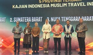 membanggakan,-sumbar-raih-dua-penghargaan-bergengsi-di-indonesia-muslim-travel-index-2025