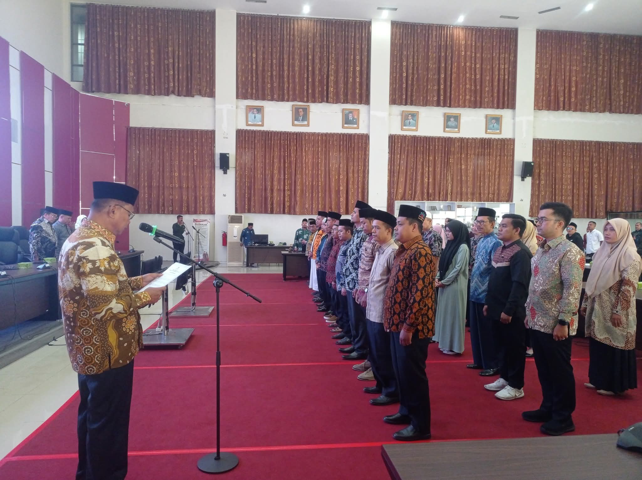13-pengurus-upz-masjid-se-kota-padang-dikukuhkan,-maigus-nasir:-gerakkan-potensi-zakat