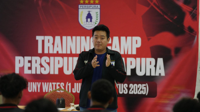 era-baru-persipura-dimulai,-owen-rahadiyan-usung-harapan-anak-papua