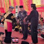 pengukuhan-prof.-fauzi-bahar-sebagai-penghulu-suku-koto,-gubernur-mahyeldi:-jaga-amanah-kaum-dengan-keteladanan