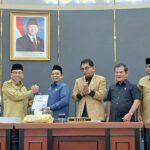 ketua-dprd-padang-apresiasi-penyampaian-r-apbd-tahun-2026-oleh-wakil-walikota-padang-dalam-sidang-paripurna