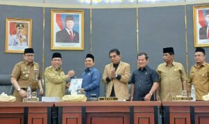 ketua-dprd-padang-apresiasi-penyampaian-r-apbd-tahun-2026-oleh-wakil-walikota-padang-dalam-sidang-paripurna