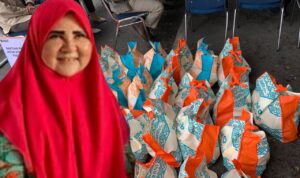 hj.-nevi-zuairina-salurkan-bantuan-bni-untuk-korban-kebakaran-pasar