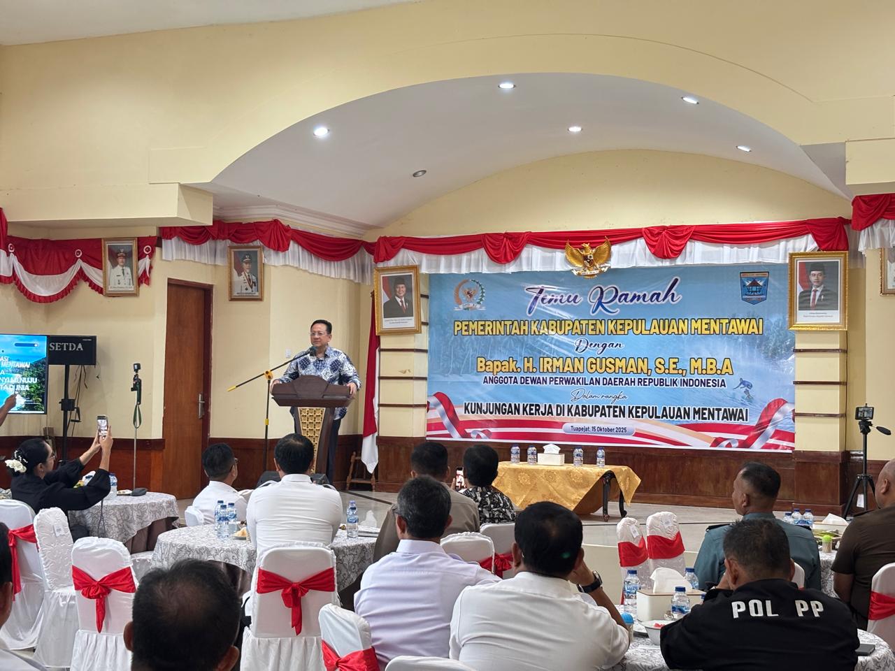 irman-gusman-dan-pemkab-mentawai-bahas-langkah-strategis-majukan-kepulauan-mentawai