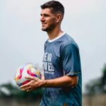 persib-bandung-vs-dewa-united:-laga-emosional-edo-febriansah-dan-nick-kuipers-di-piala-presiden-2025