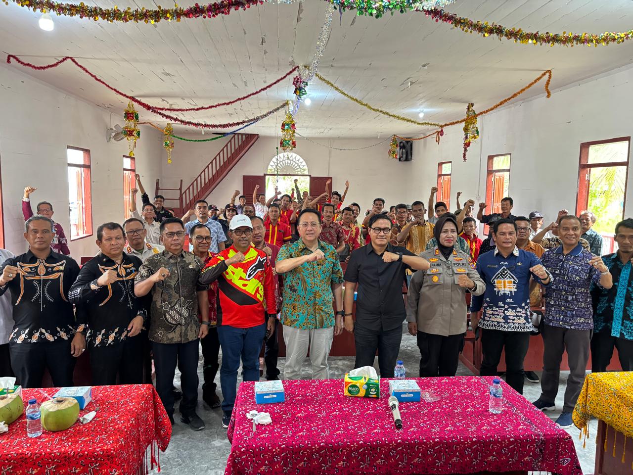 mentawai-bersiap-gelar-iven-surfing-dunia-2026,-irman-gusman-dukung-penuh